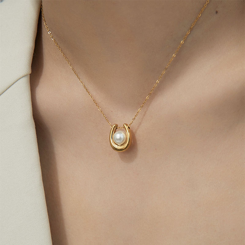 U-shaped Pearl Necklace