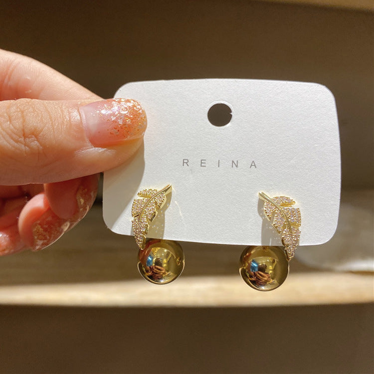 Crystal leaves and pearl earrings