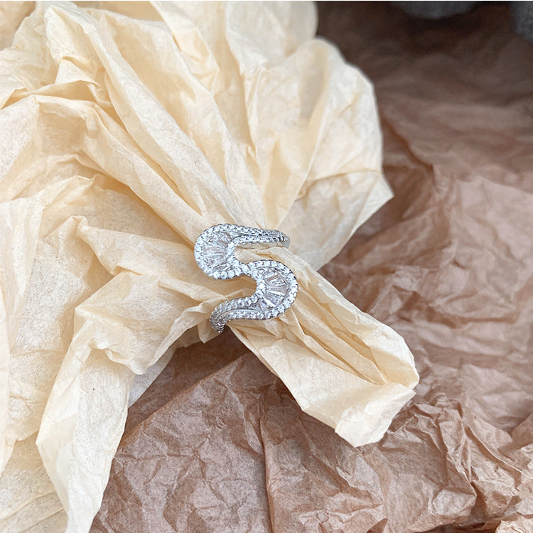 S-shaped Zirconia Ring