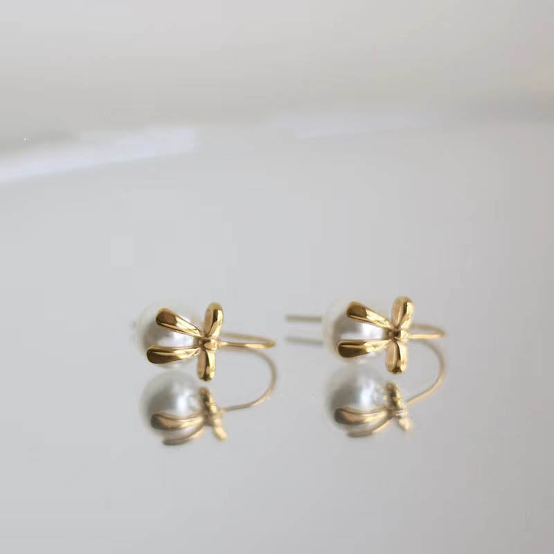 Bow Pearl Earrings