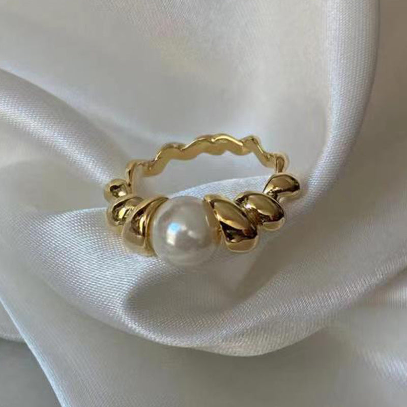 Twisted Pearl Ring