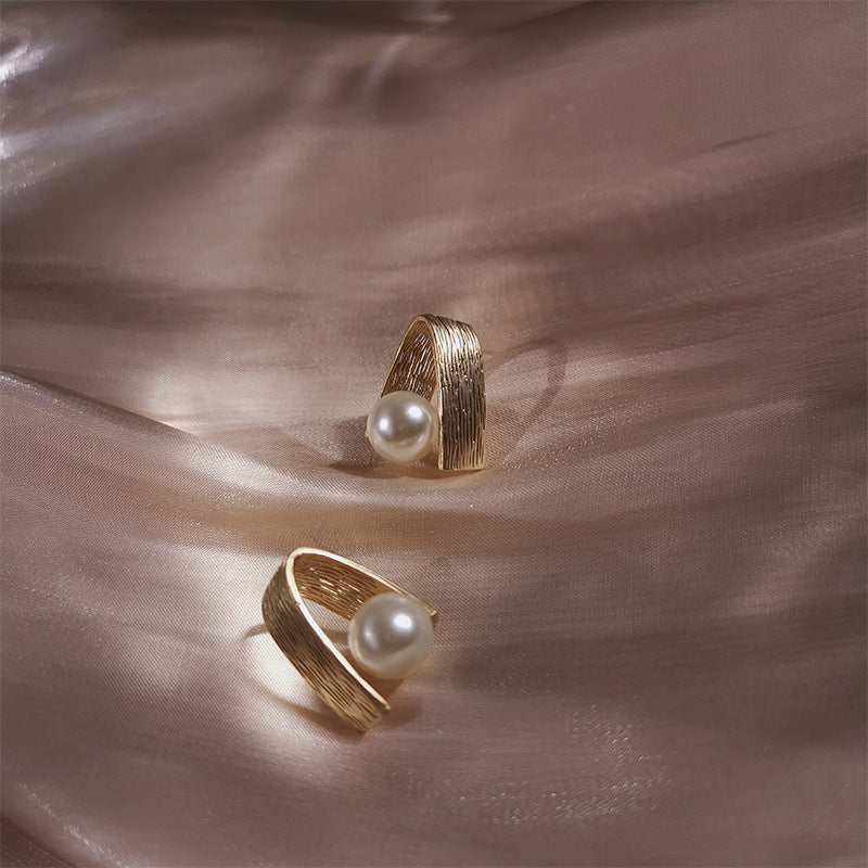 Metal Pearl Earrings