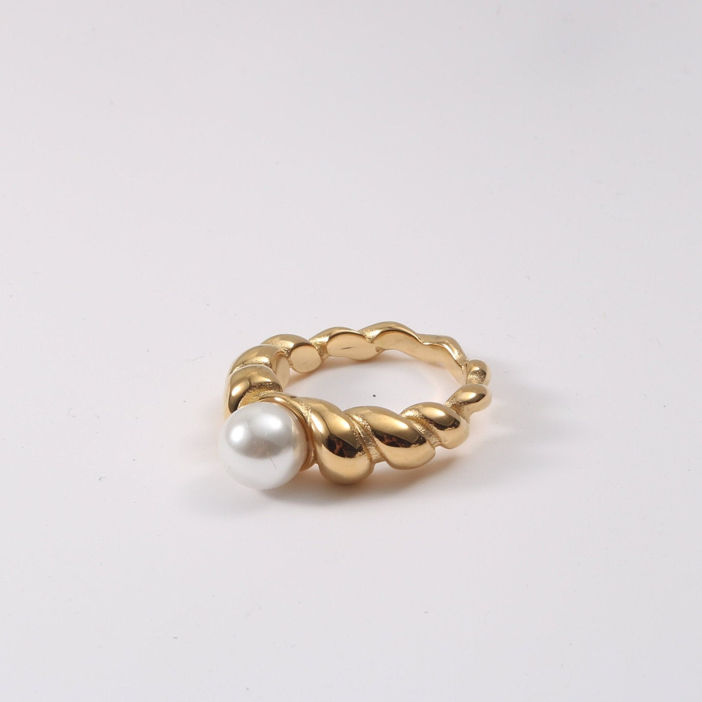 Twisted Pearl Ring