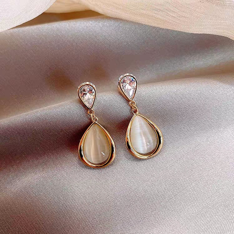 Teardrop Cat's Eye Earrings
