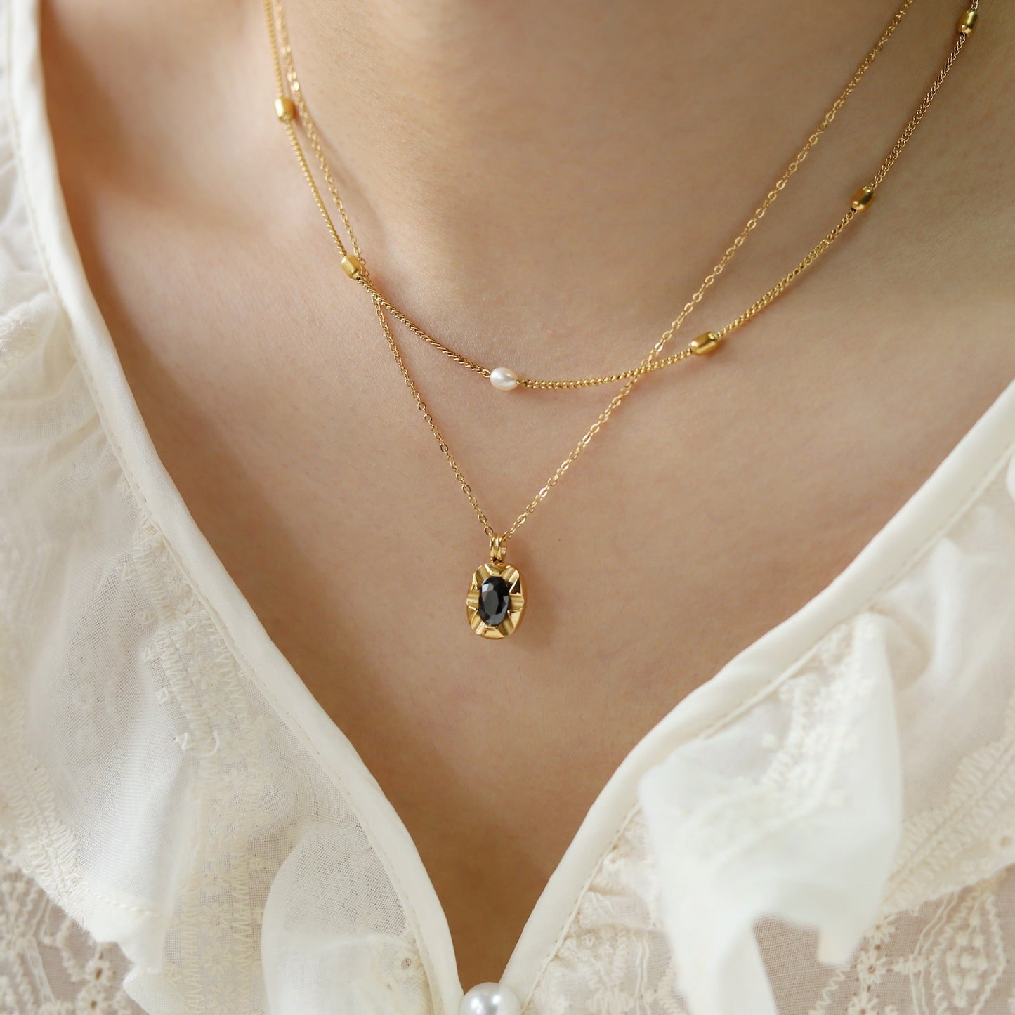 Elegant Black Diamond Vintage Oval Necklace