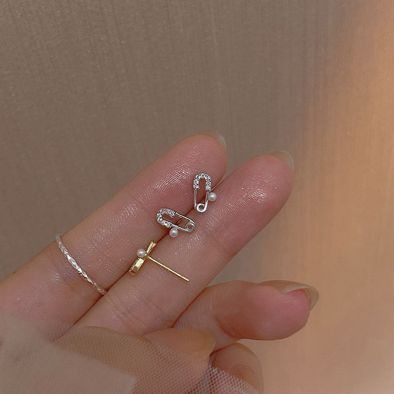 Mini Paperclip Pearl Earrings
