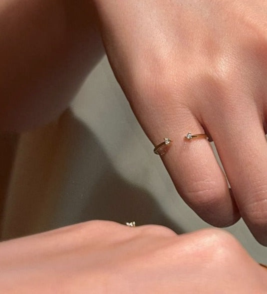 Sterling Silver Zirconia Minimalist Ring