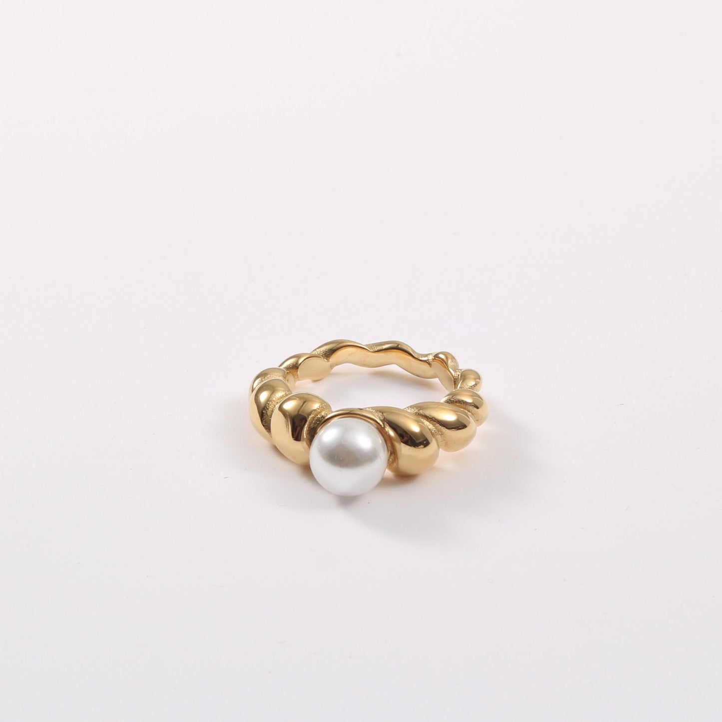 Twisted Pearl Ring
