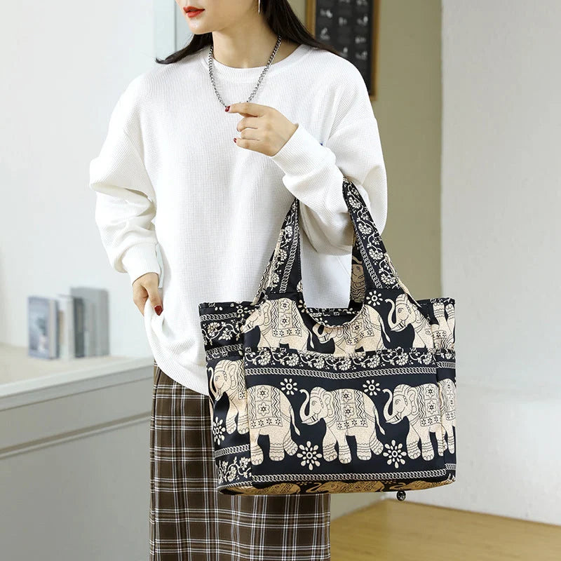 Handbag with fashion print