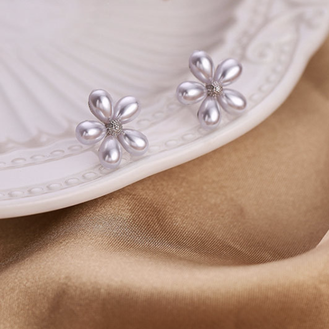 Sweet little flower earrings in 925 silver