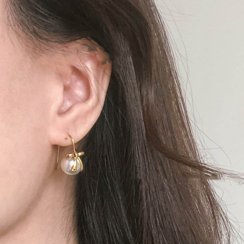 Bow Pearl Earrings